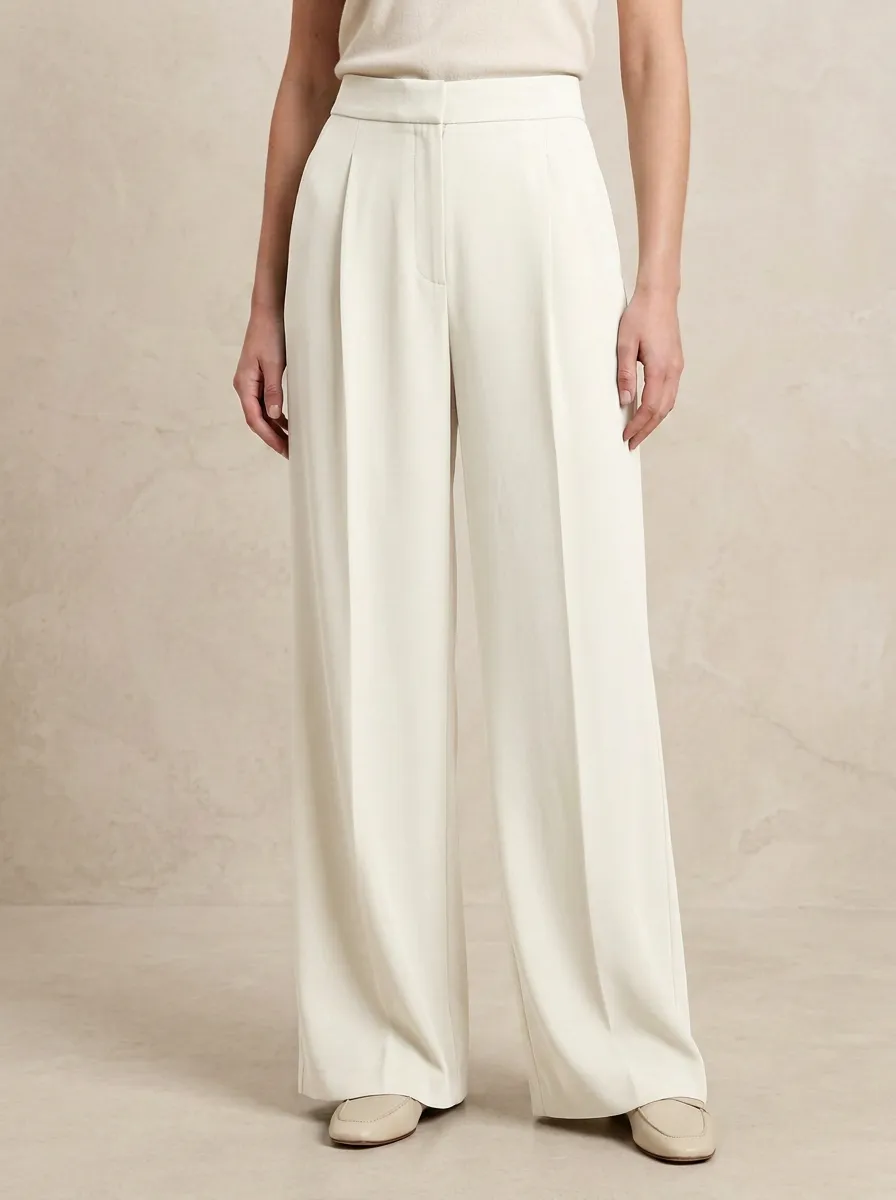 Minimal Texture Pleated Wide-Leg Trousers