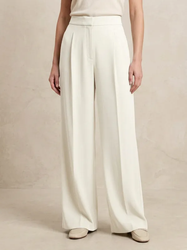 Minimal Texture Pleated Wide-Leg Trousers