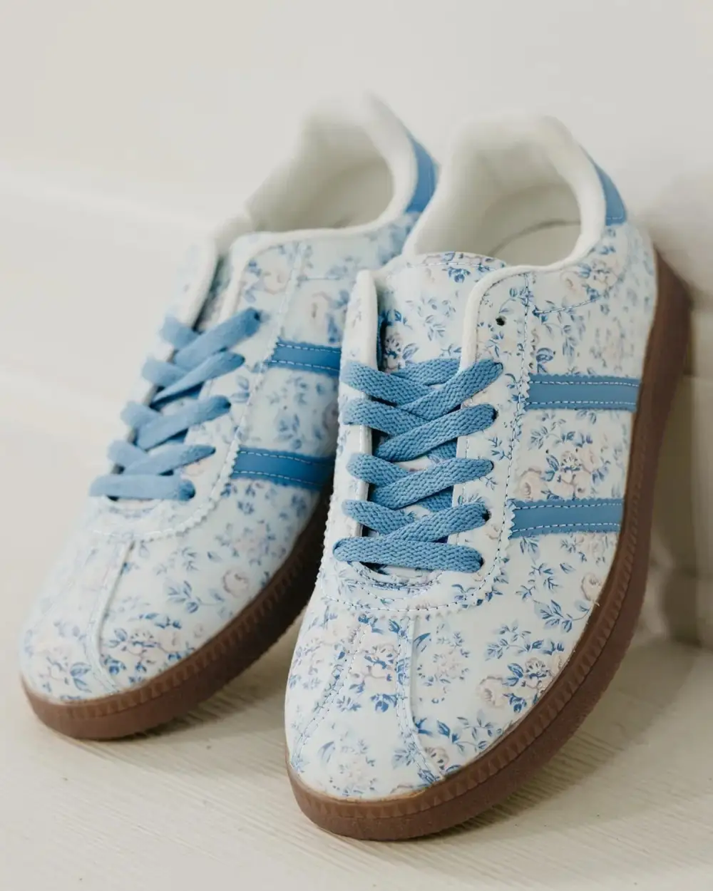 Lace Up Floral Casual Sneakers