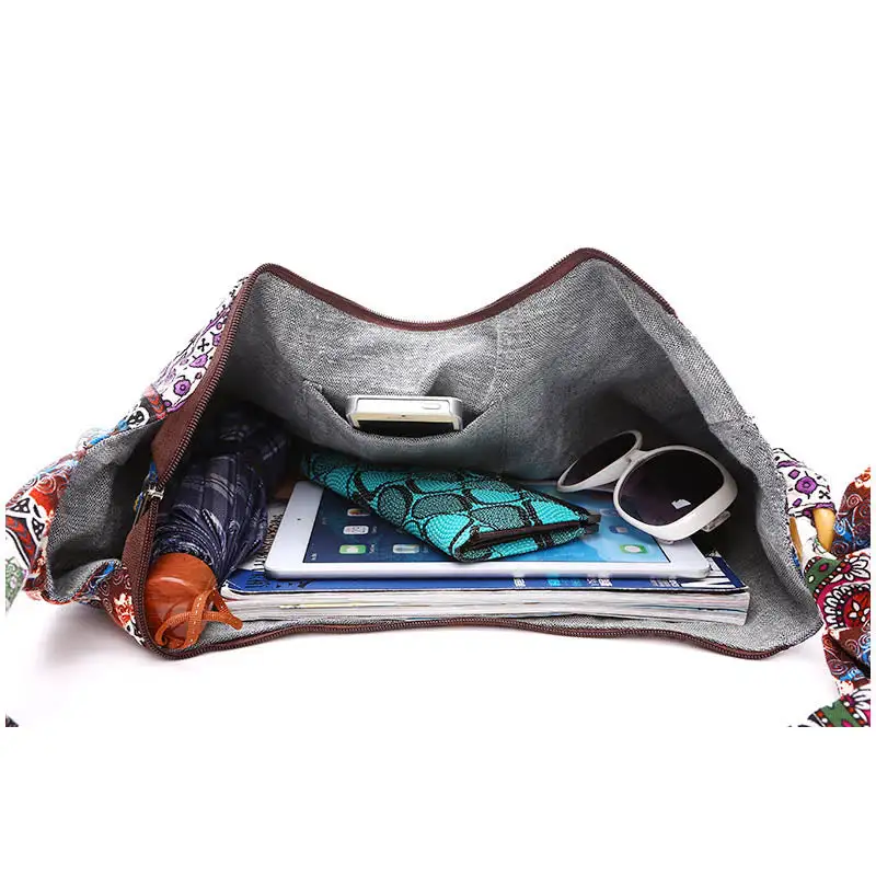 Artisan Detailed Shoulder Bag
