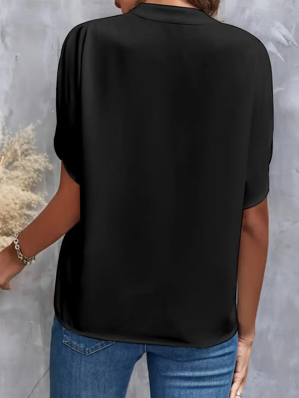 Relaxed Minimal Blouse