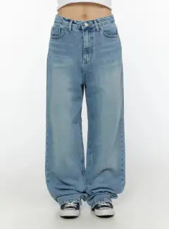 Loose-Fit Wide Leg Jeans