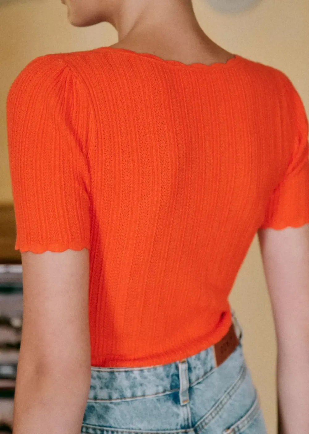 V-Neck White Short Sleeve Tops