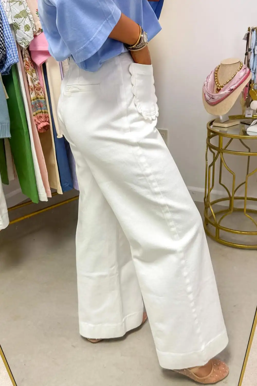 Women's Solid Shift Jeans With Scalloped Patch Pockets