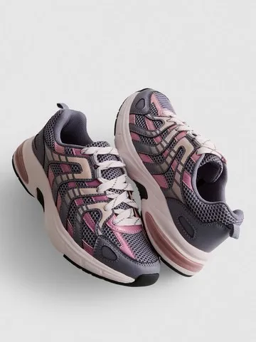 Stripe Low-Top Trainers