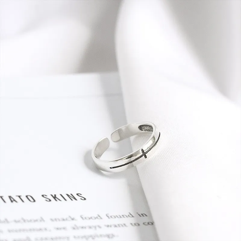 Sometimes the smallest piece carries the most meaning. ✨  This minimalist silver ring features a subtle cross-inspired detail and a sleek polished finish — understated enough for everyday wear, yet distinctive enough to get noticed.