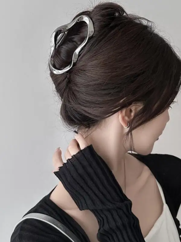 Polished Geometric Claw Clip