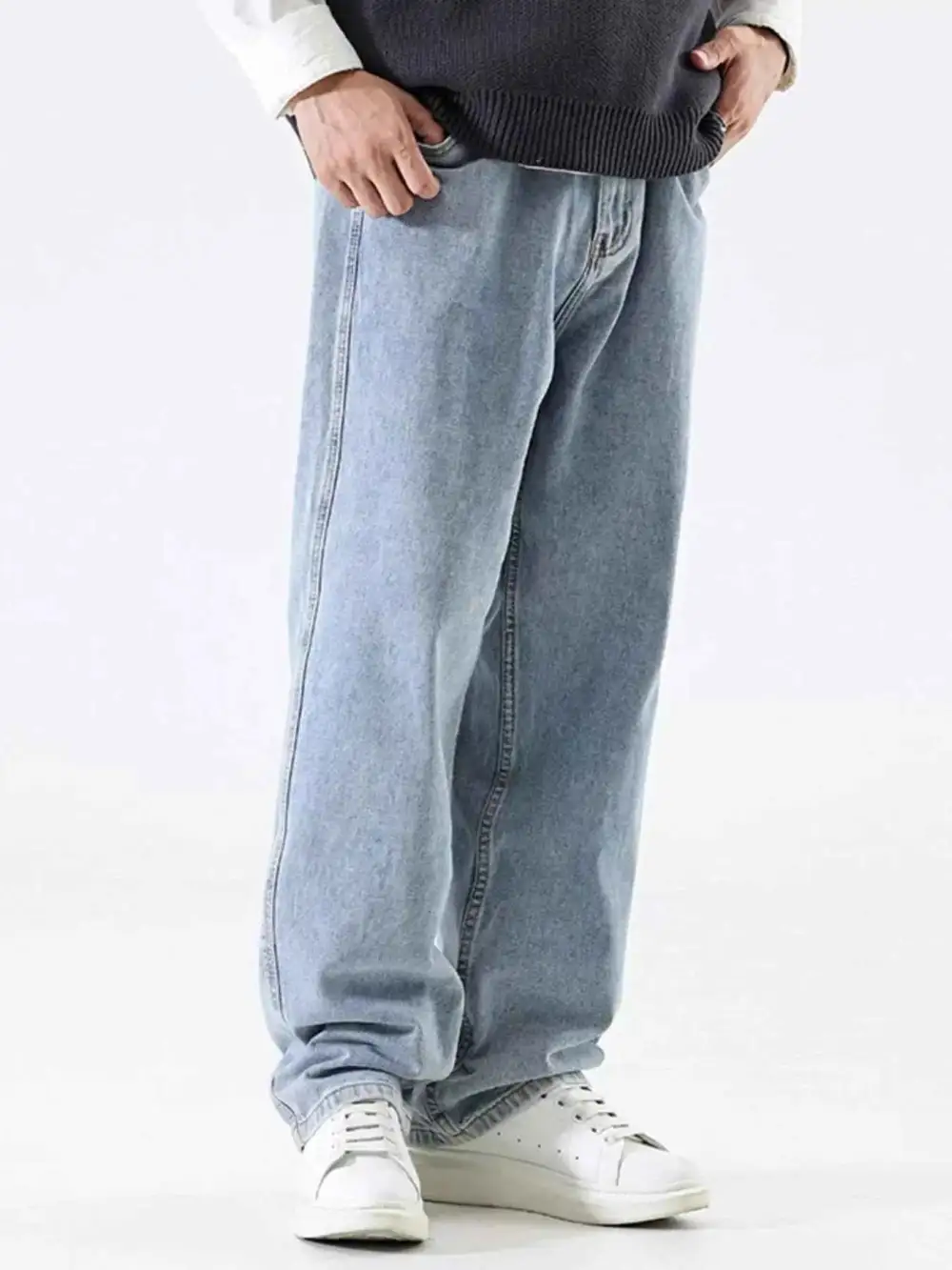 Relaxed Fit Wide Leg Jeans