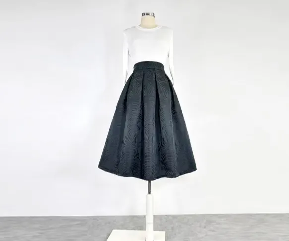 Soft Outing Embroidered High Waist Skirt
