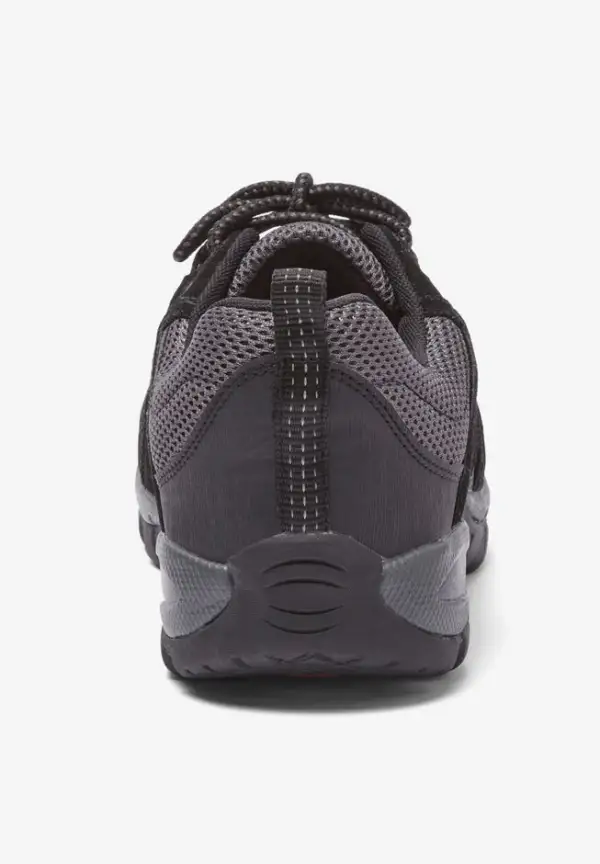 Trail Sneakers