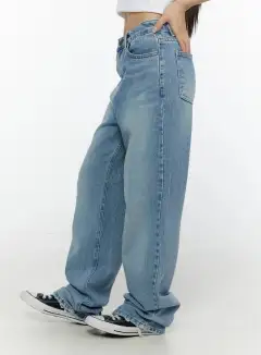 Loose-Fit Wide Leg Jeans