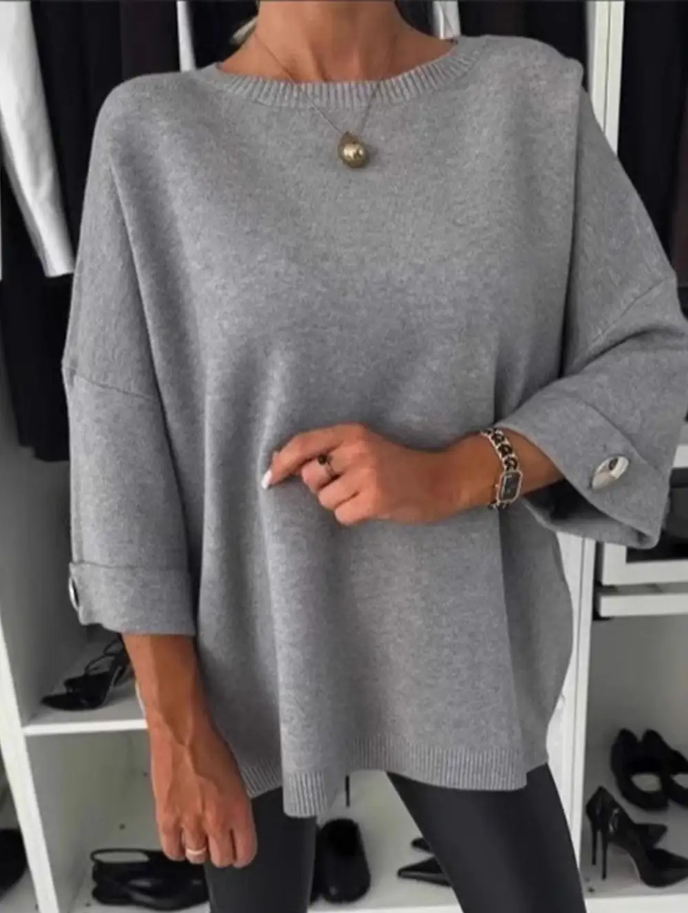 Round Neck and Mid-Sleeve Knitted Top