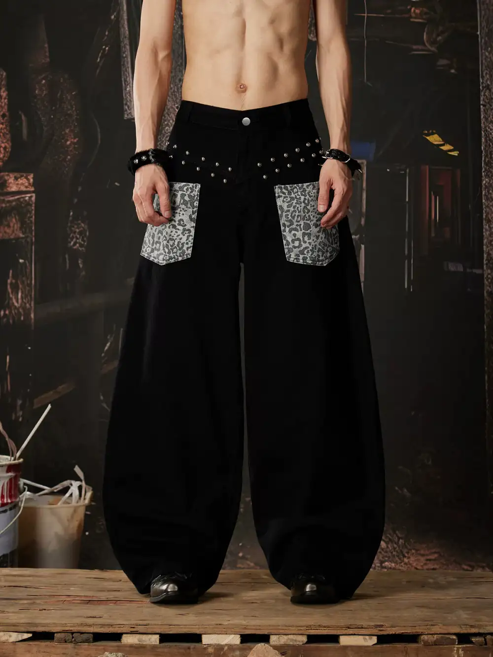 Street-Style Leopard Pants