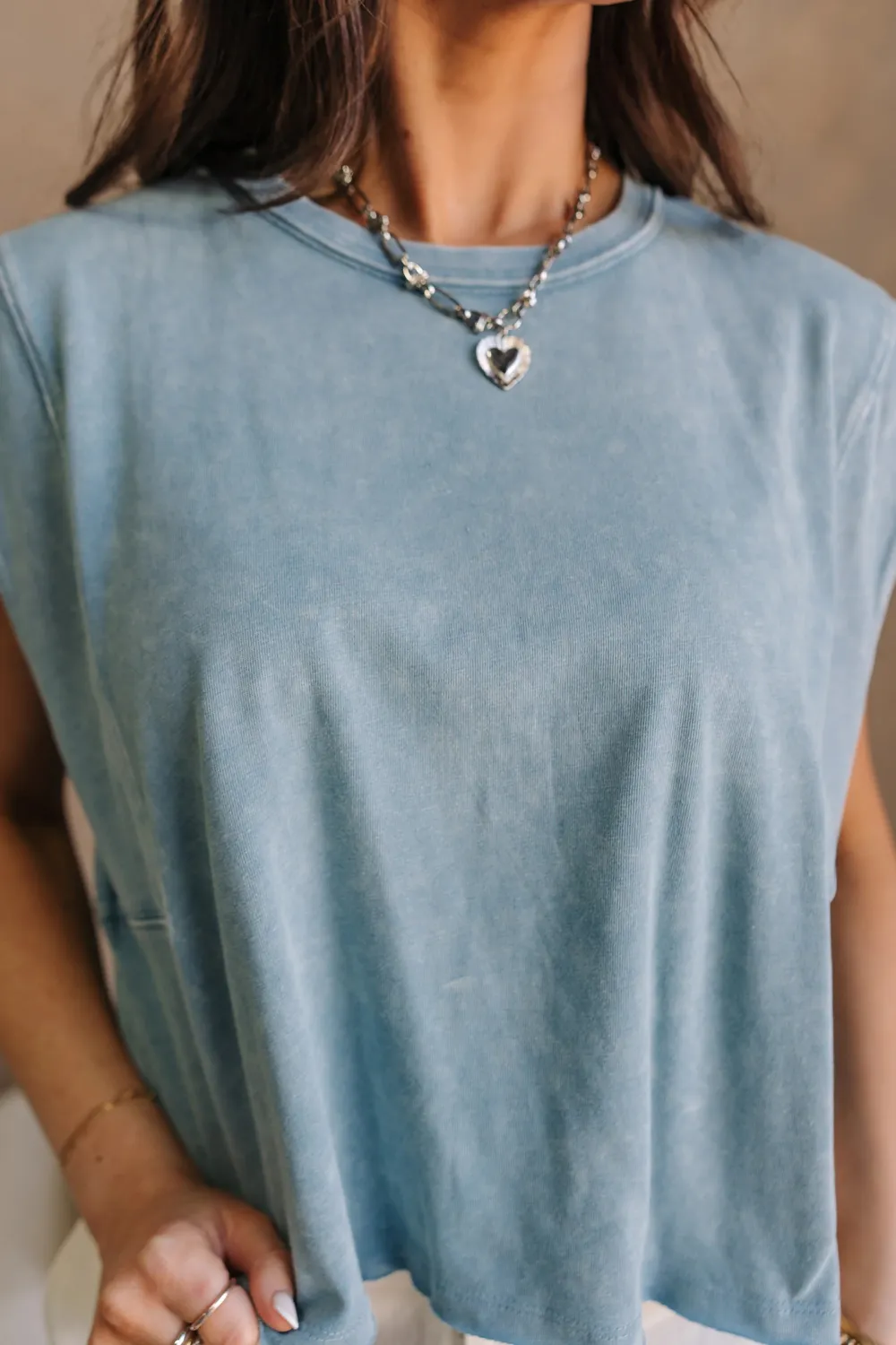 Round Neck Sleeveless T-Shirt