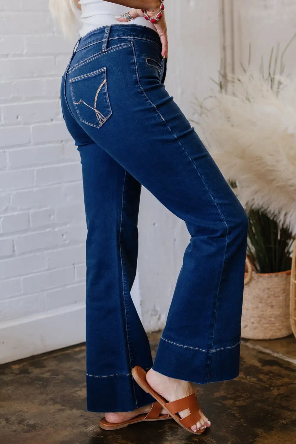 Smooth Pleated Denim Jeans