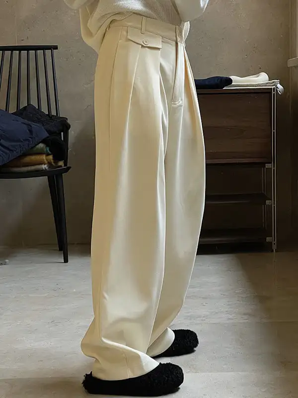 Women's Loose Fit Pleated Pants