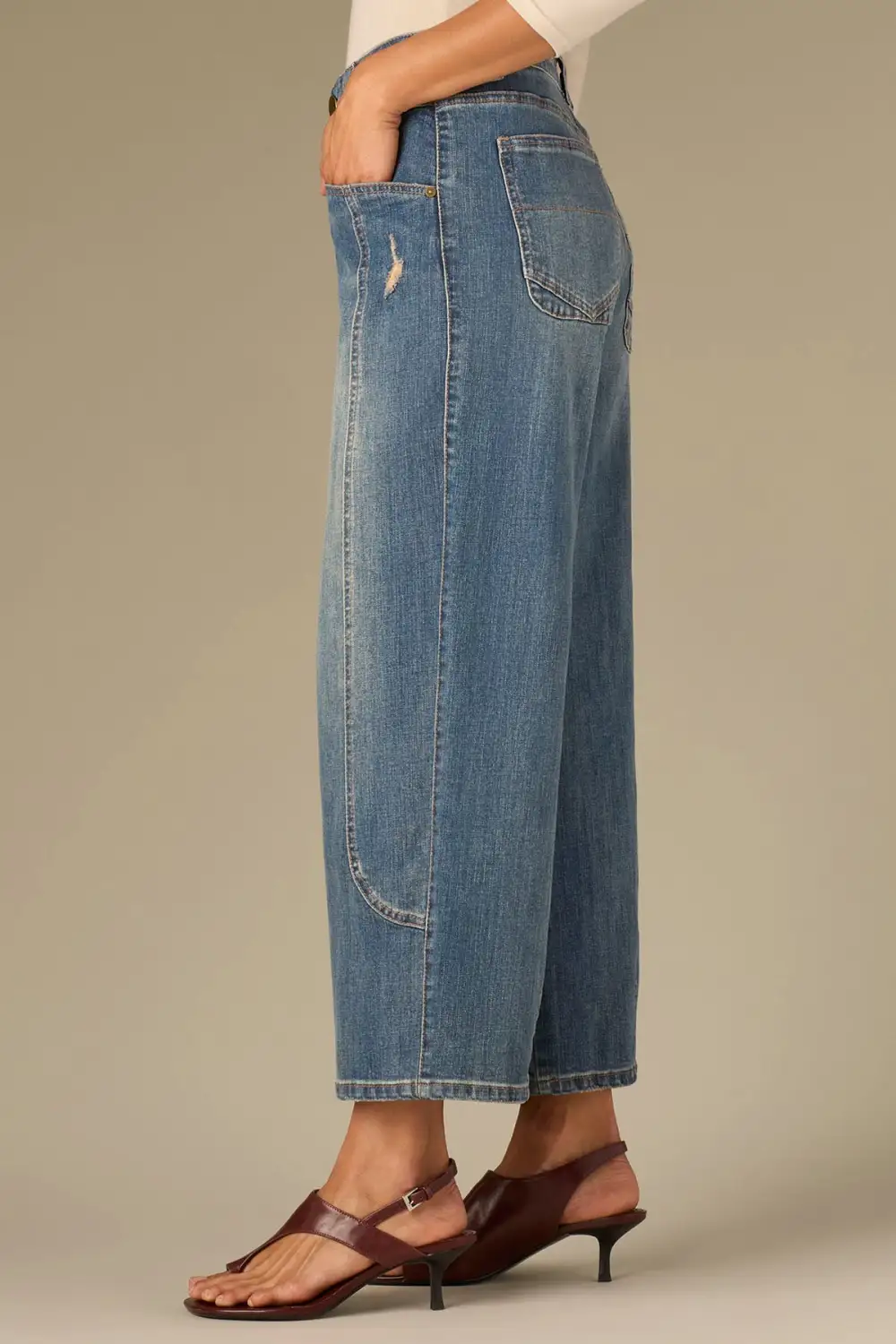 High Rise V-pocket Barely Barrel Petite Jeans Front