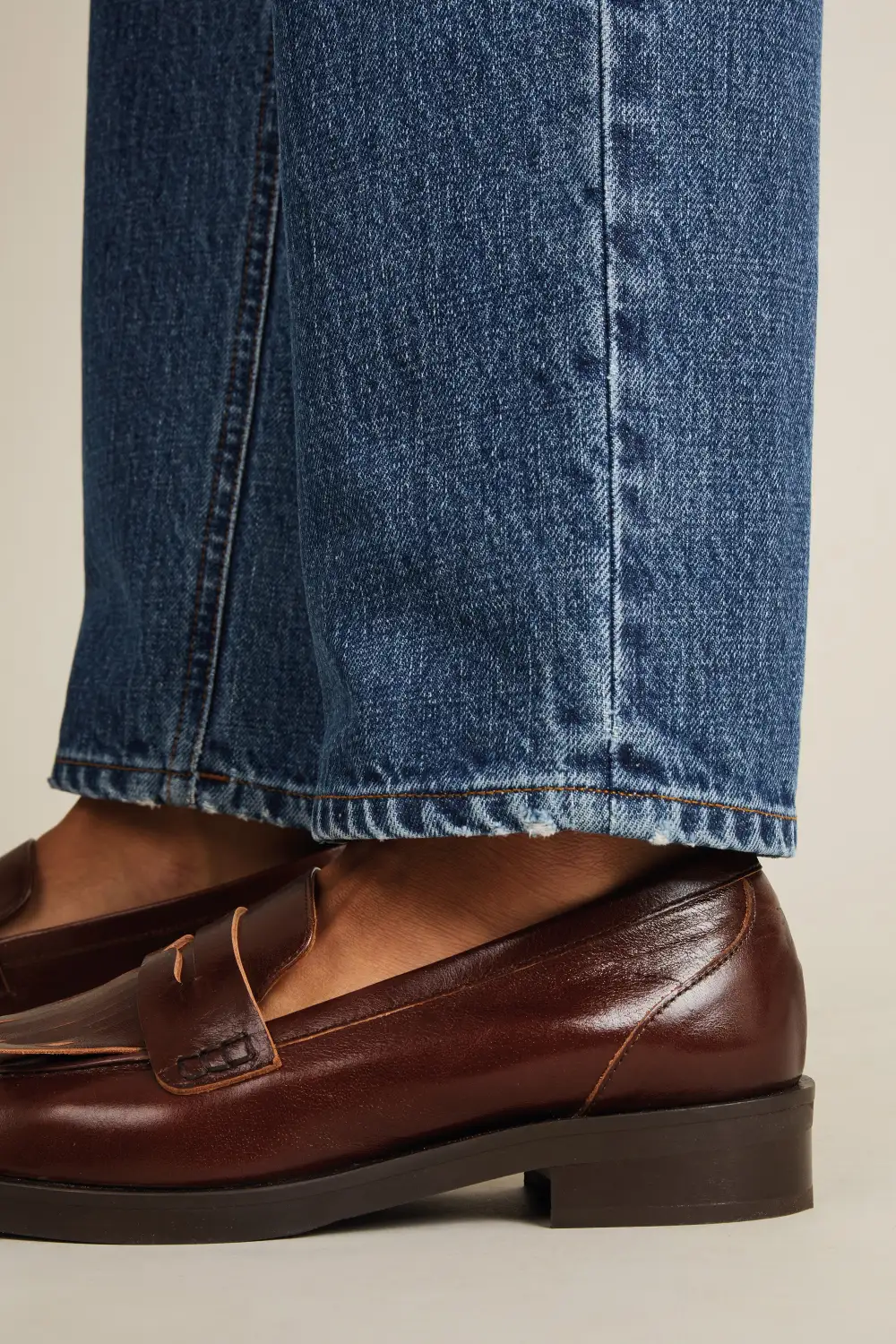 Women's Classic Slim Straight Mid Rise Jeans