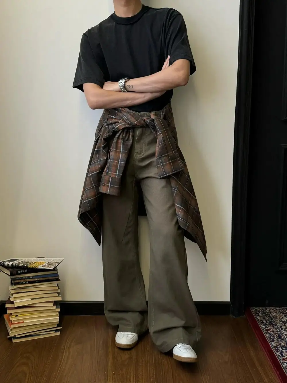 Solid Relaxed Straight Leg Jeans
