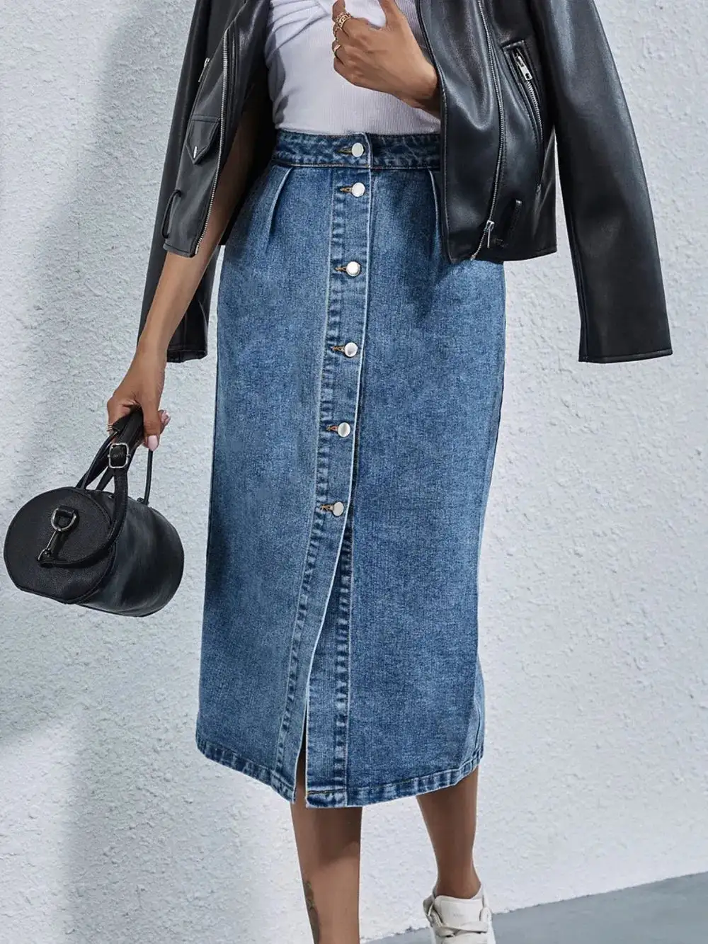 Buttoned Denim Skirt With Pockets