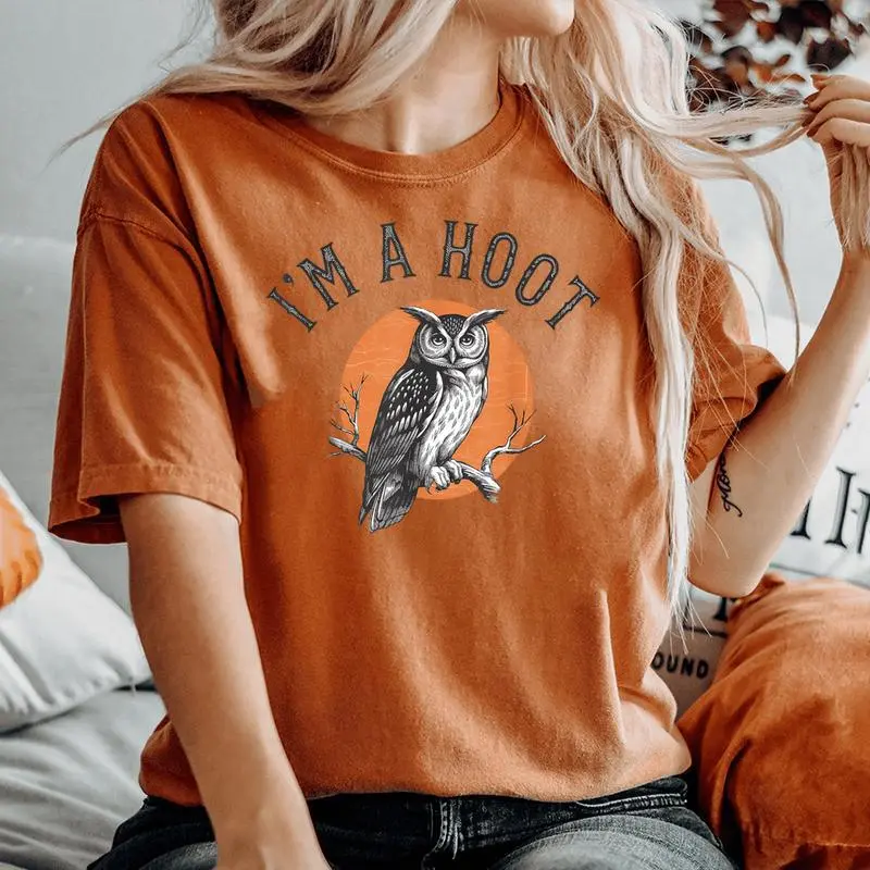 Retro I'm A Hoot Owl Bird Pun Sarcastic Jokes Men Women's Oversized Comfort T-shirt