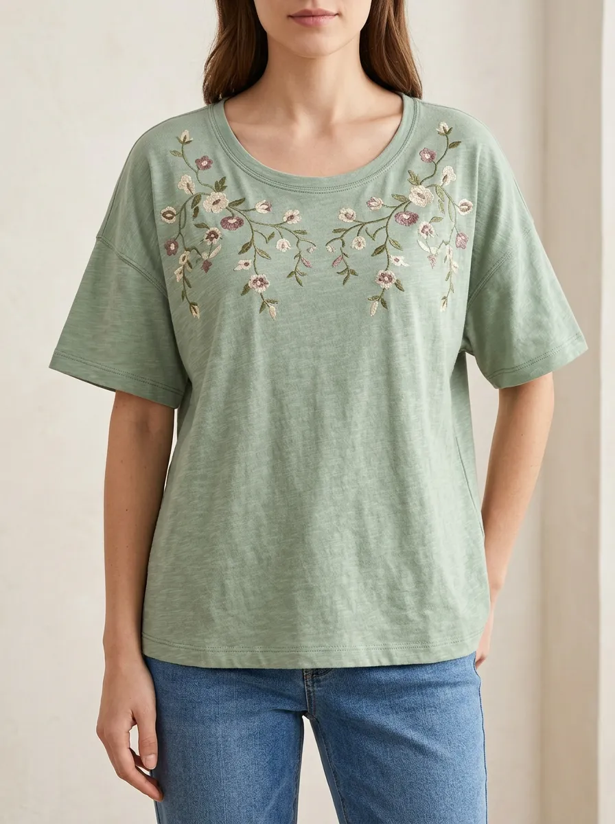 Easygoing Floral Print Embroidered Detail Women's Casual Short Sleeve Tee