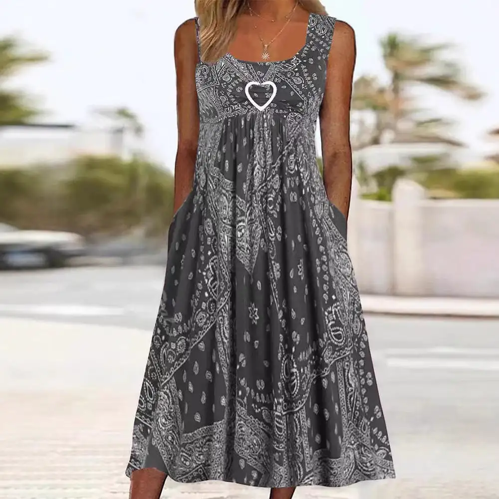 Women's A-Line Sleeveless Paisley Pocketed Maxi Dress