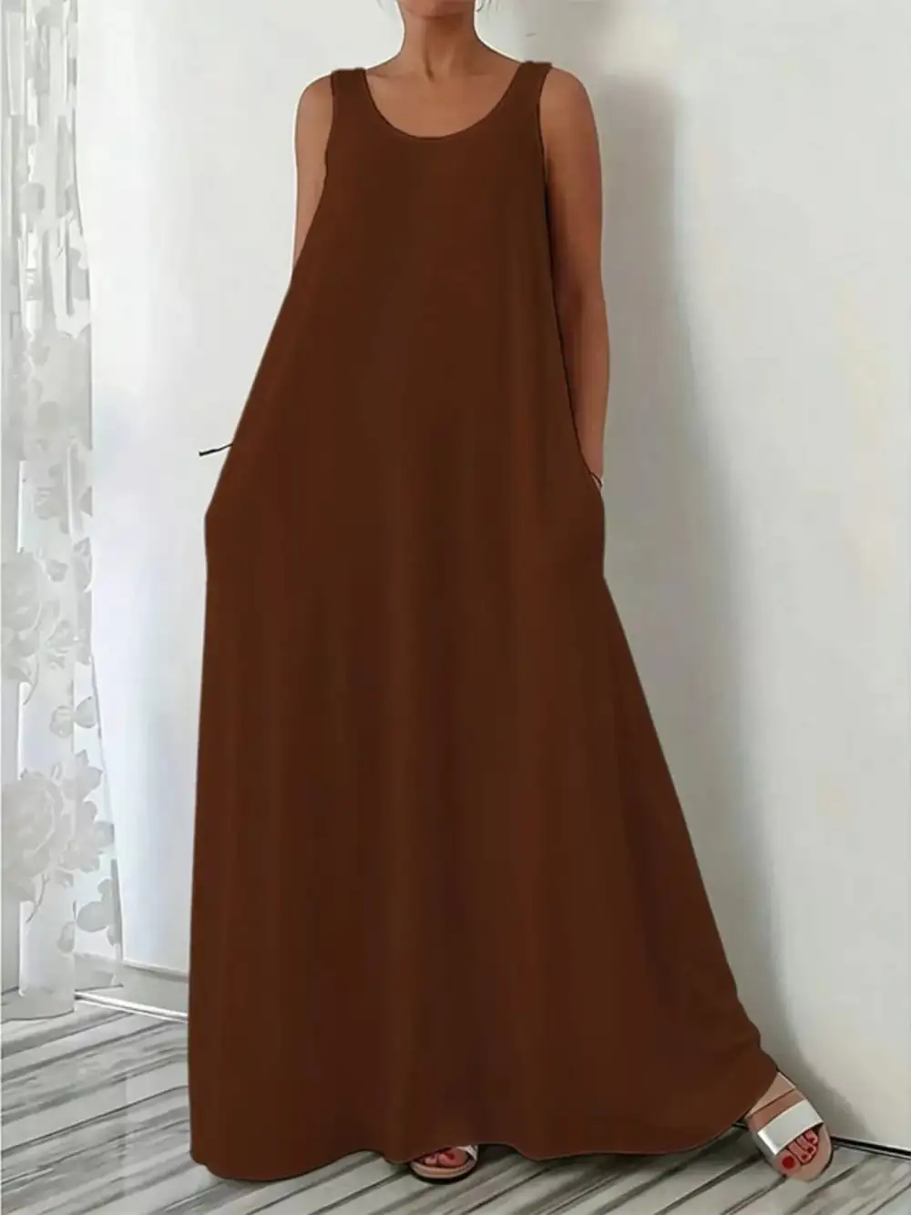 Sleeveless Maxi Dress With Pockets