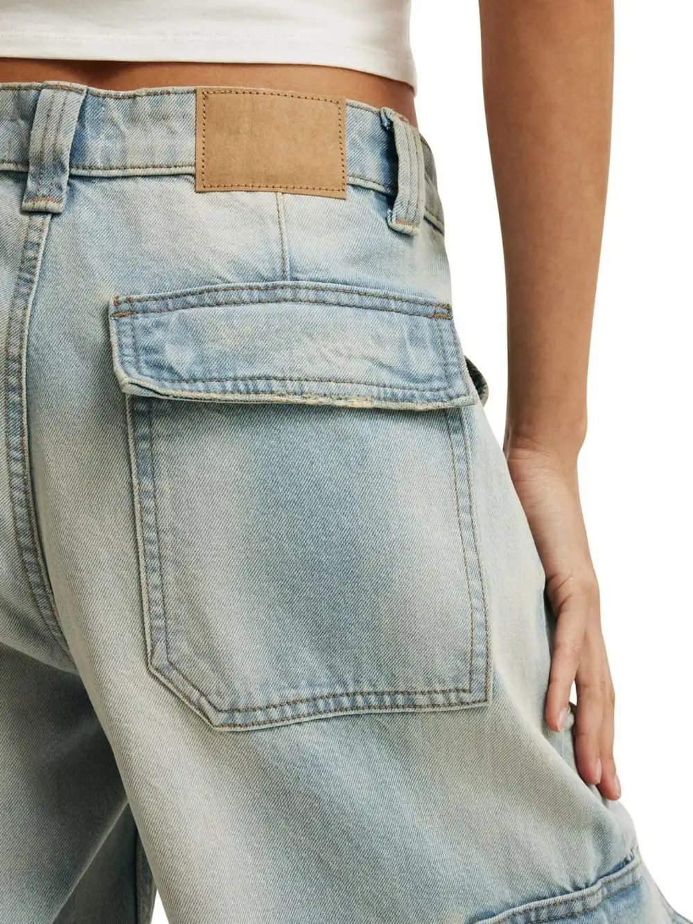 Classic Wide Leg Cargo Jeans