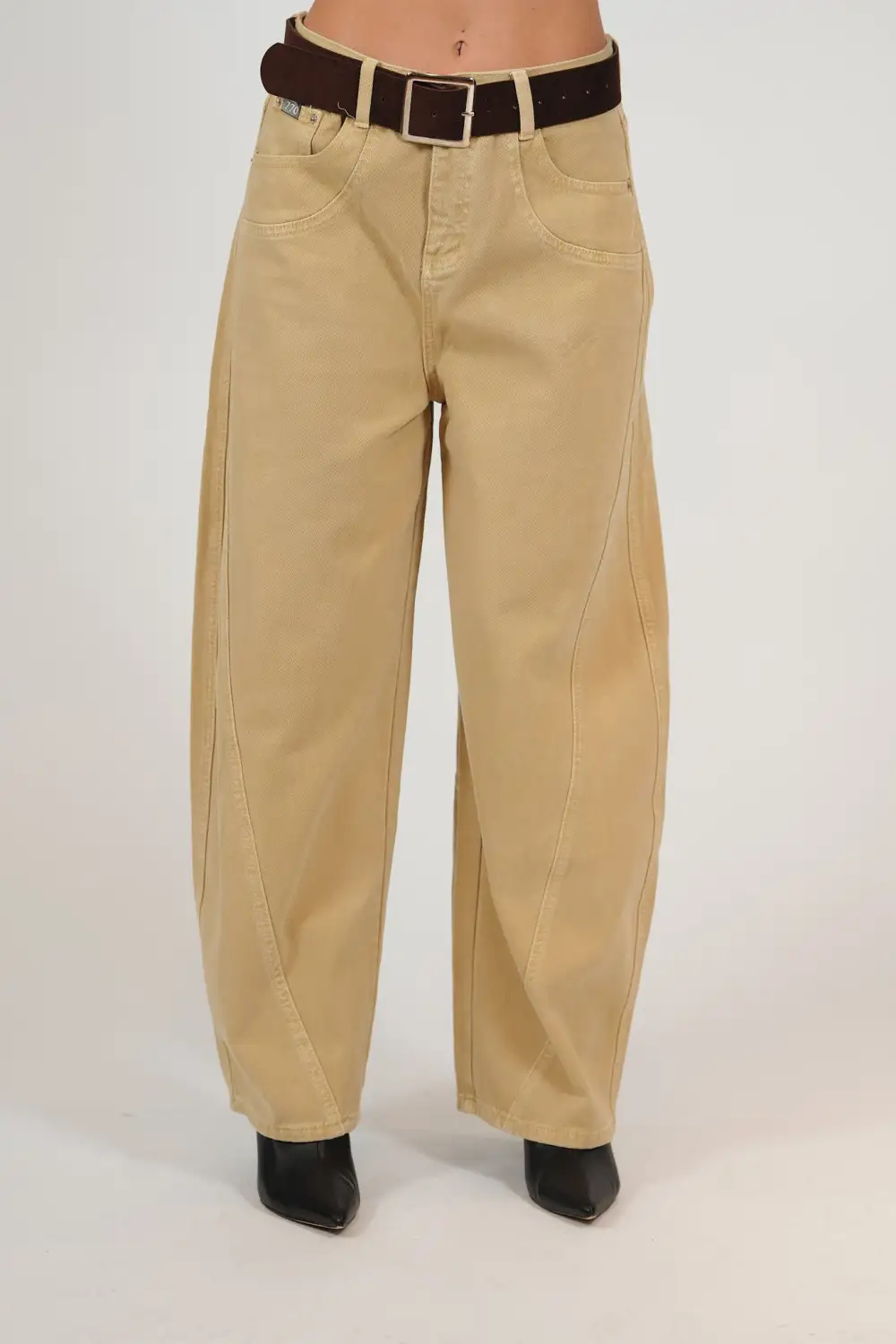 Round Pocket Jeans
