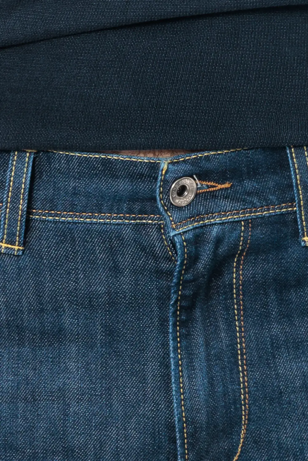 Easy Fit Slim Everyday Jeans