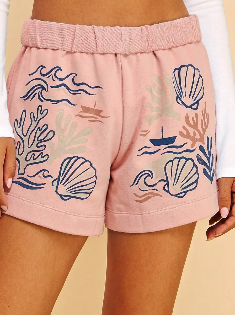 Women's Coastal Seashell Coral Boat Graphic Shorts