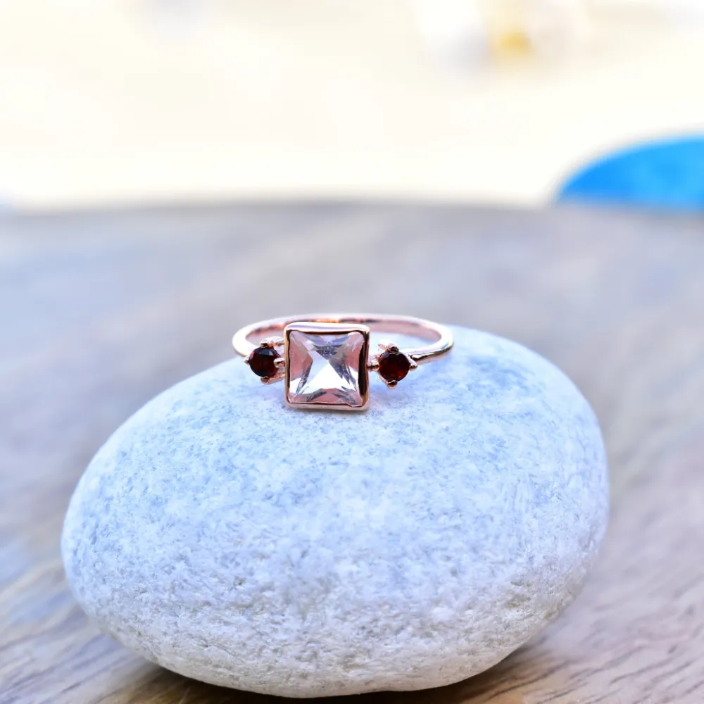 Charm Quartz Garnet Ring