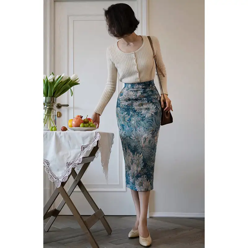Textured Polished Straight Floral Skirt