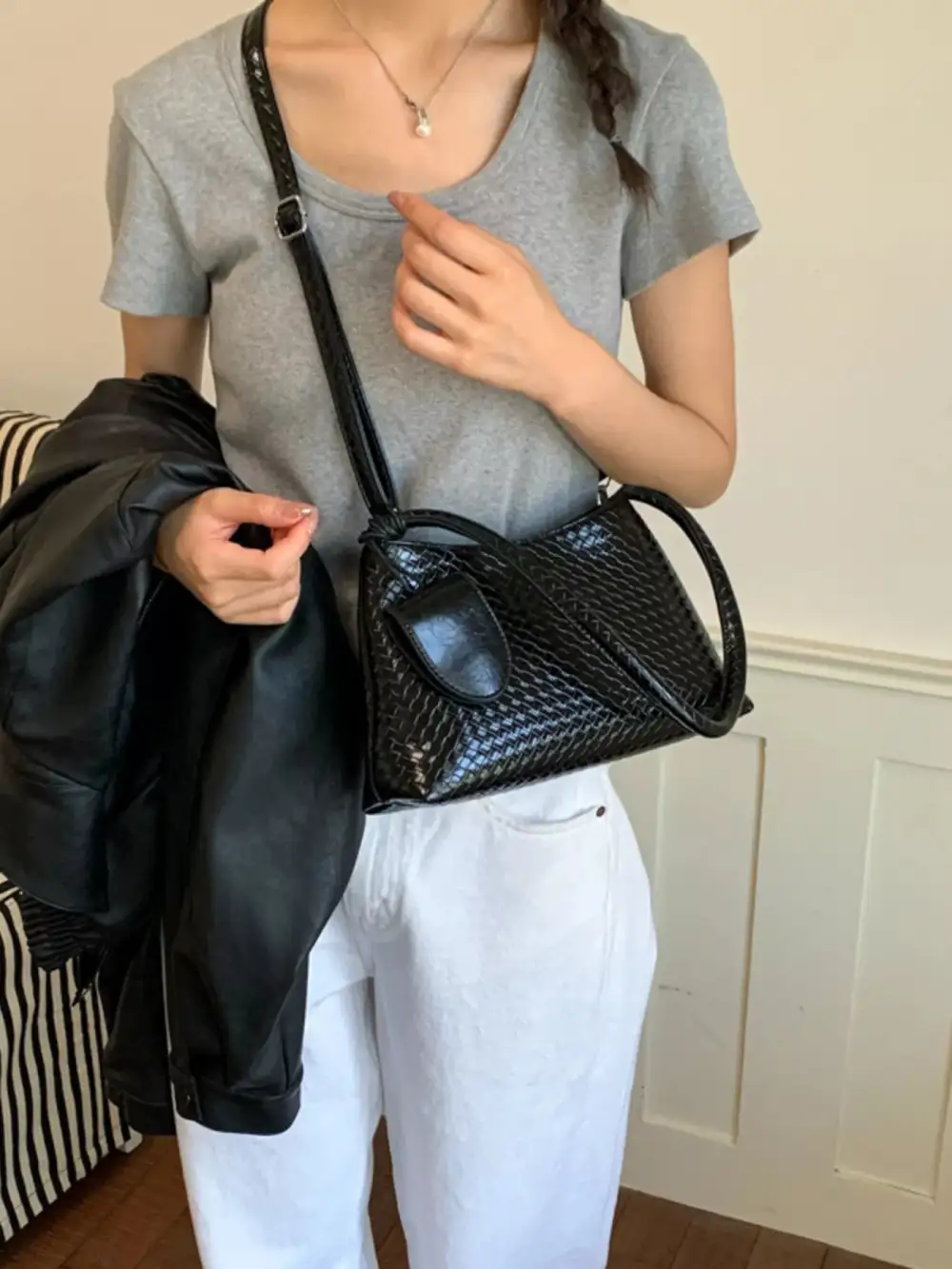 Women's Woven Texture Shoulder Bag