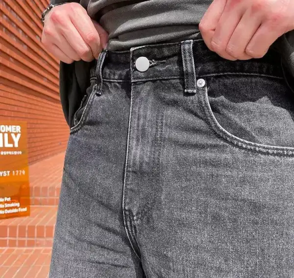 Knee Rip Straight Leg Jeans
