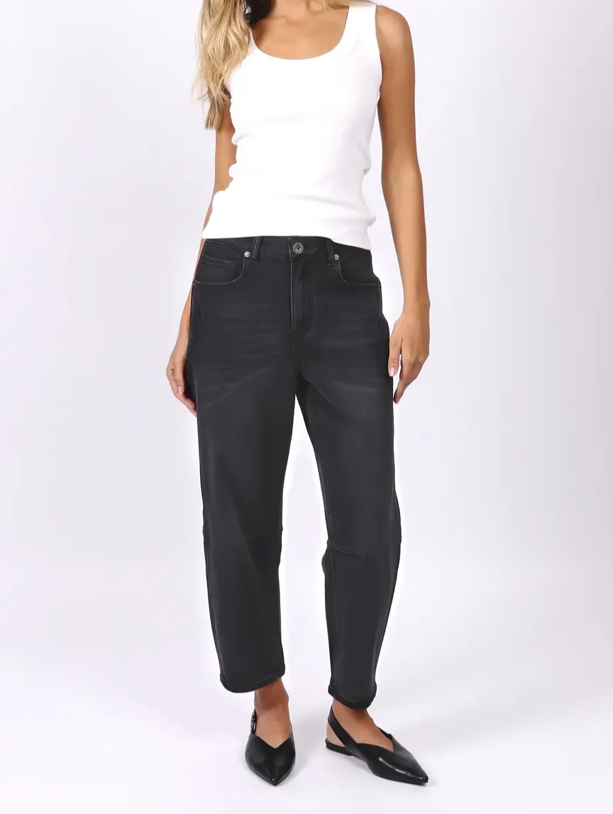 Women's Relaxed Barrel-Leg Denim Jeans