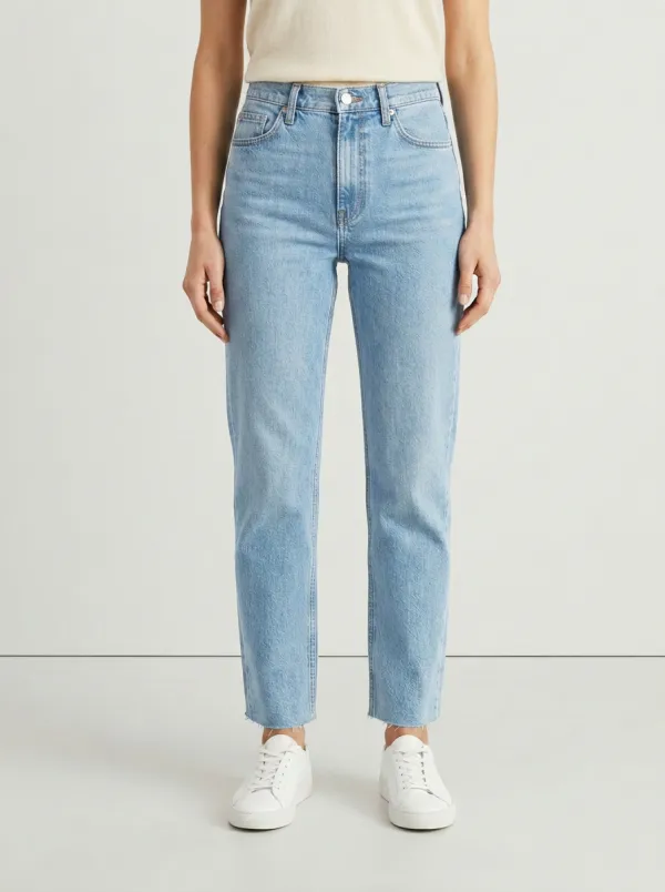 Relaxed Women's Straight-Leg Jeans
