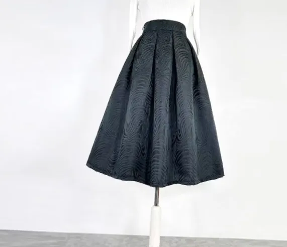 Soft Outing Embroidered High Waist Skirt