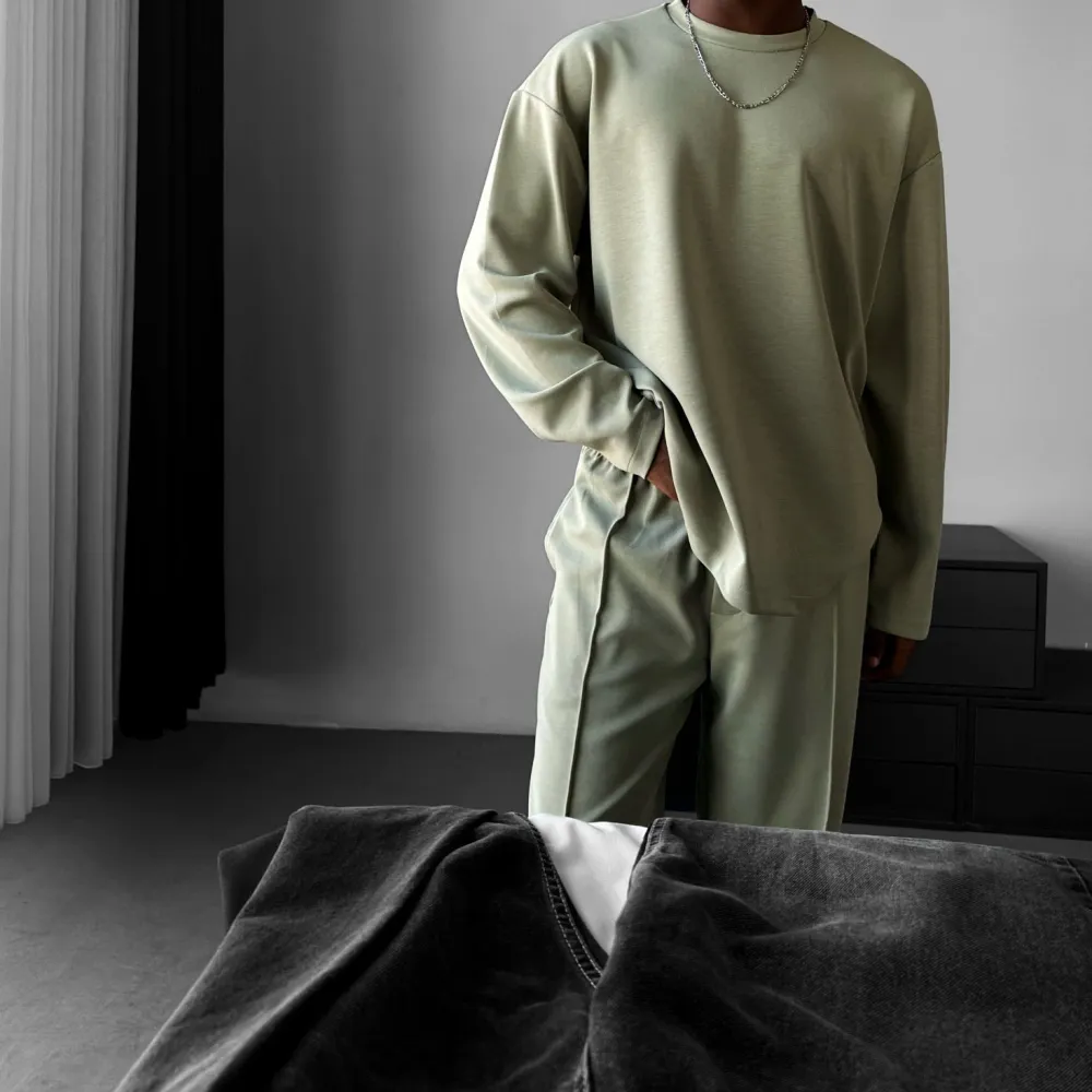 Urban Relaxed Sweatshirt