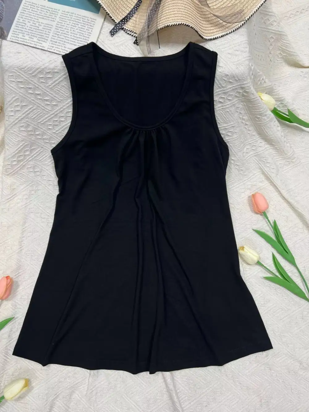 Easygoing Refined Round-Neck Tank Top