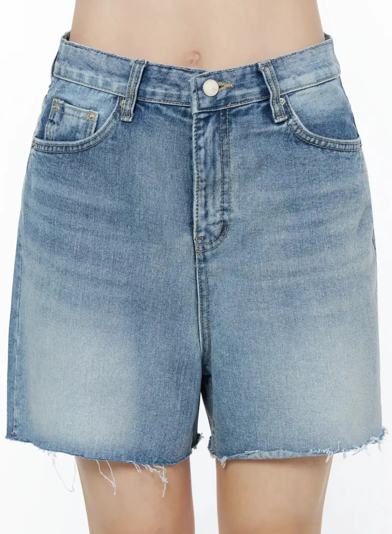 Wide-Fit Classic Denim Shorts