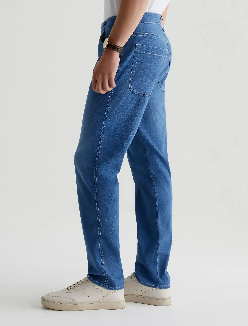 Men's Relaxed-Fit Tapered Jeans