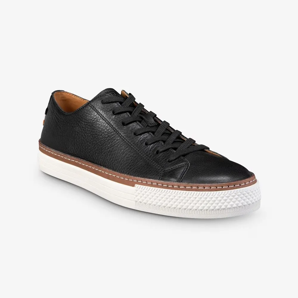 Relaxed Fit Casual Style Pull-On Sneaker