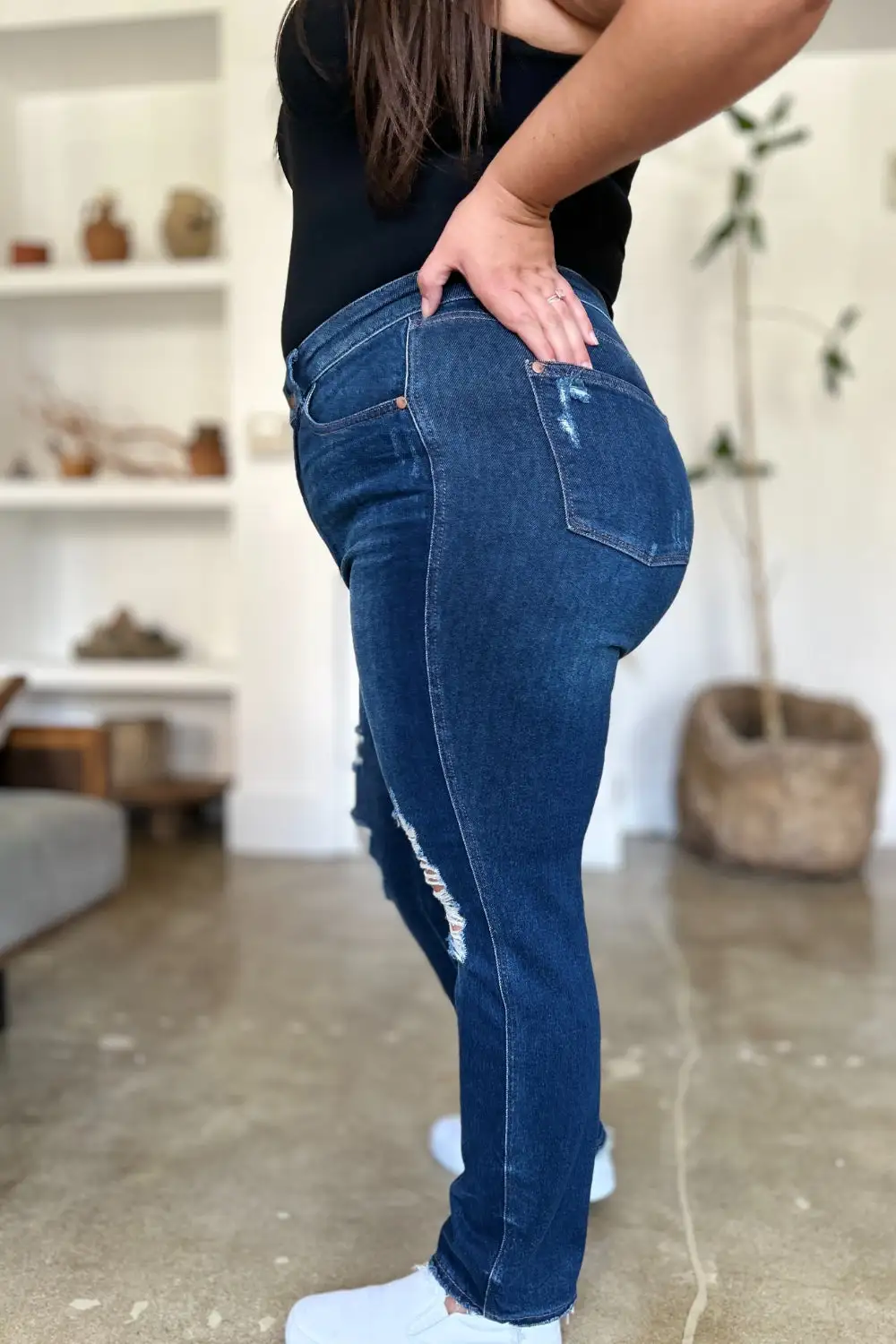 Simple Trim Subtle Texture Denim Jeans