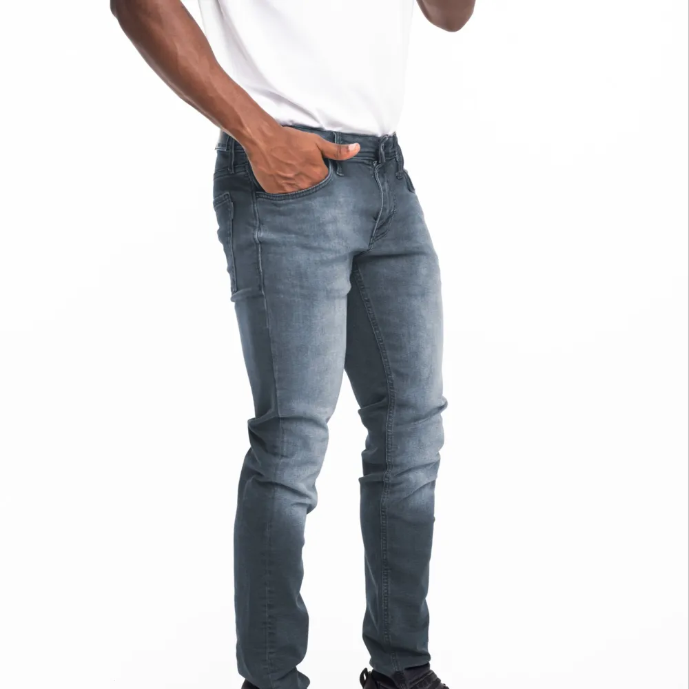 Tapered Skinny Fit Five Pocket Jeans