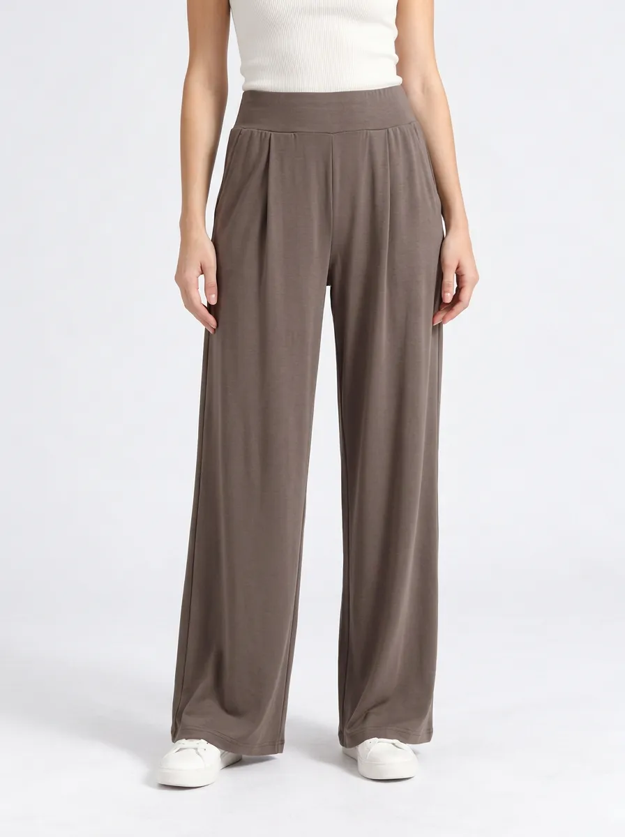 Women's Elastic Waist Wide Leg Pants in Brown