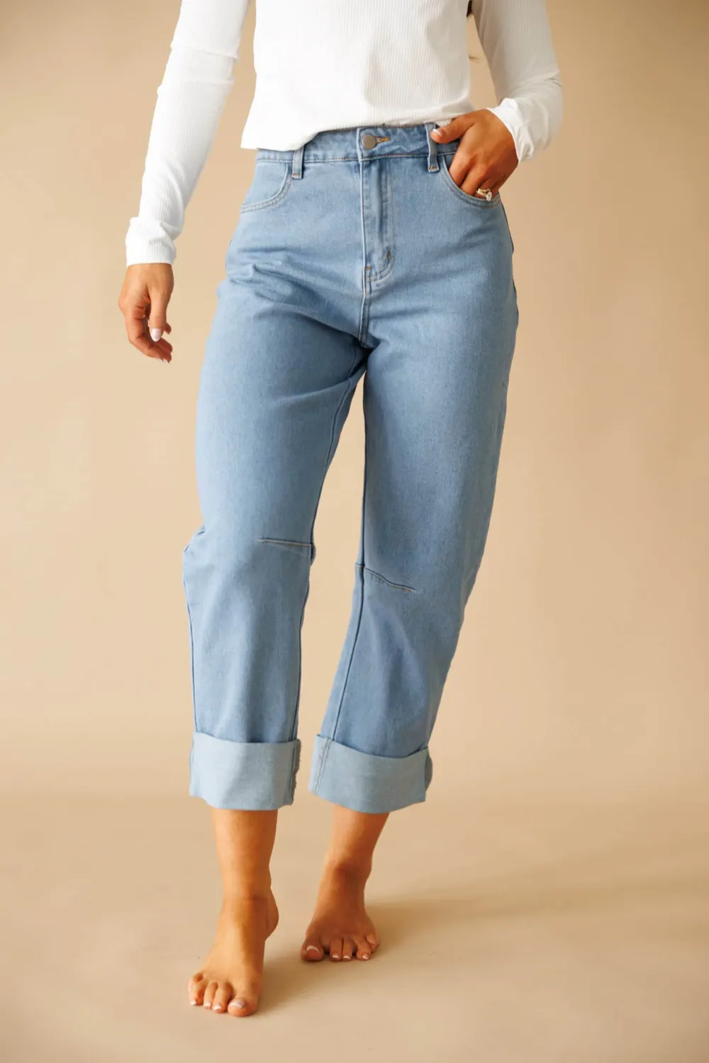 Barrel Wide-Leg Cuffed Jeans