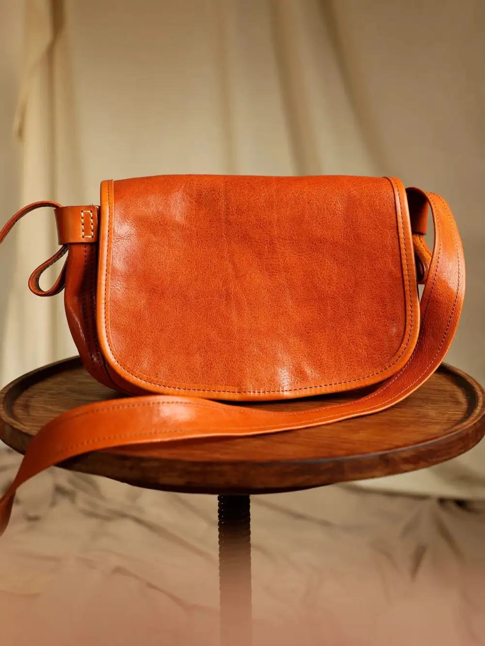 Versatile Ease: Casual Luxury Soft Leather Clutch