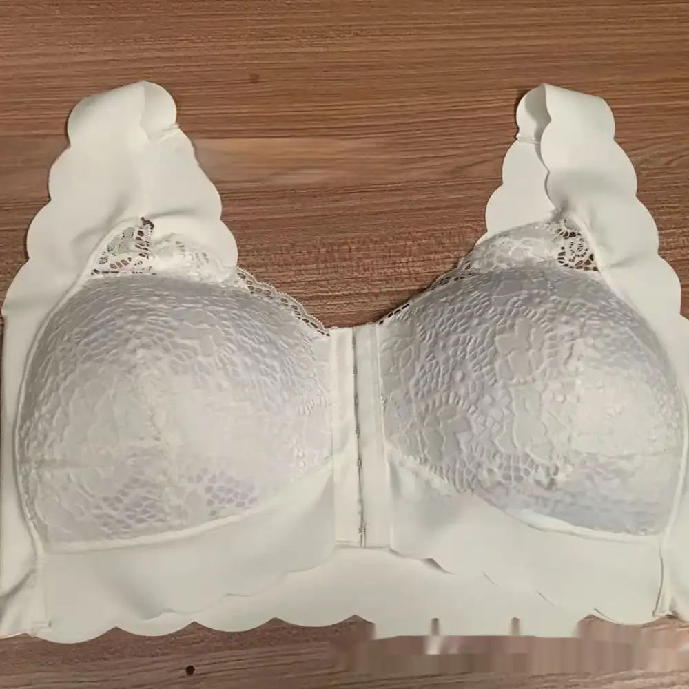 Empire- Plus-Size Front-Buckle Bra